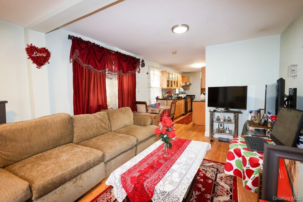 101 23 126th St, Richmond Hill S., NY 11419 photo