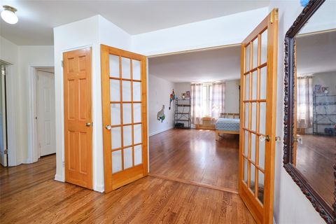 Stock Cooperative in Forest Hills NY 67-25 Clyde Street #2L.jpg