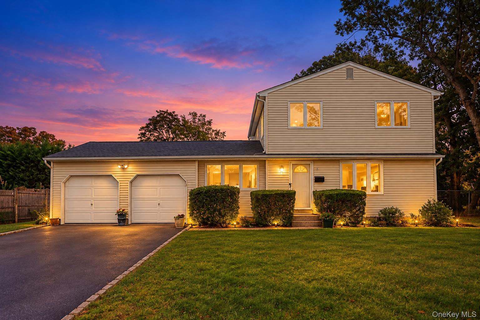 6 Pineview Blvd, Central Islip, NY 11722