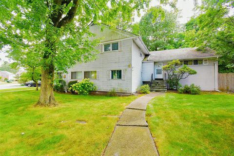 Single Family Residence in Fleetwood NY 360 N Columbus Avenue.jpg
