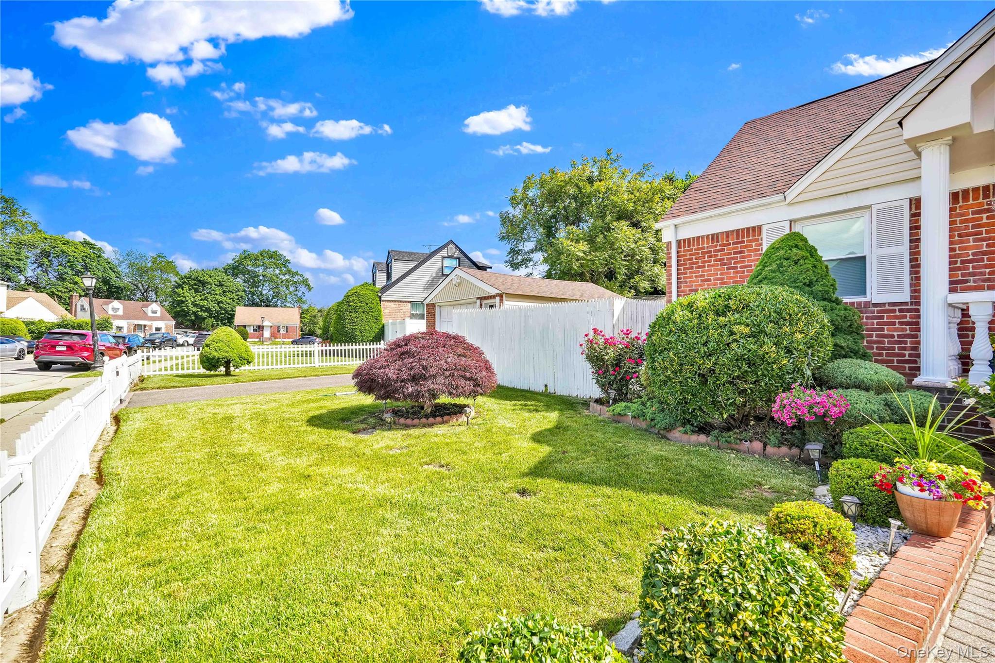 3 Ash Ct, Hempstead, NY 11550 photo