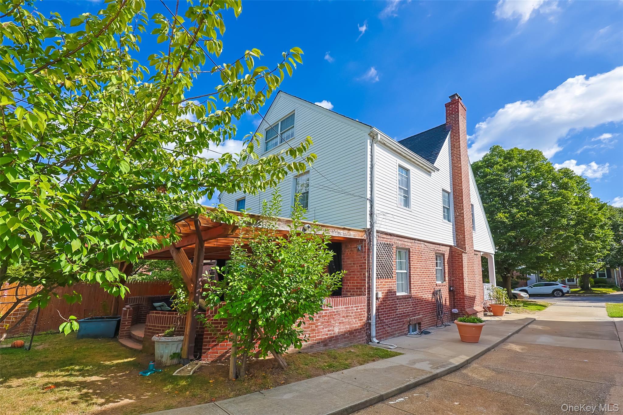4806 215th St, Oakland Gardens, NY 11364 photo