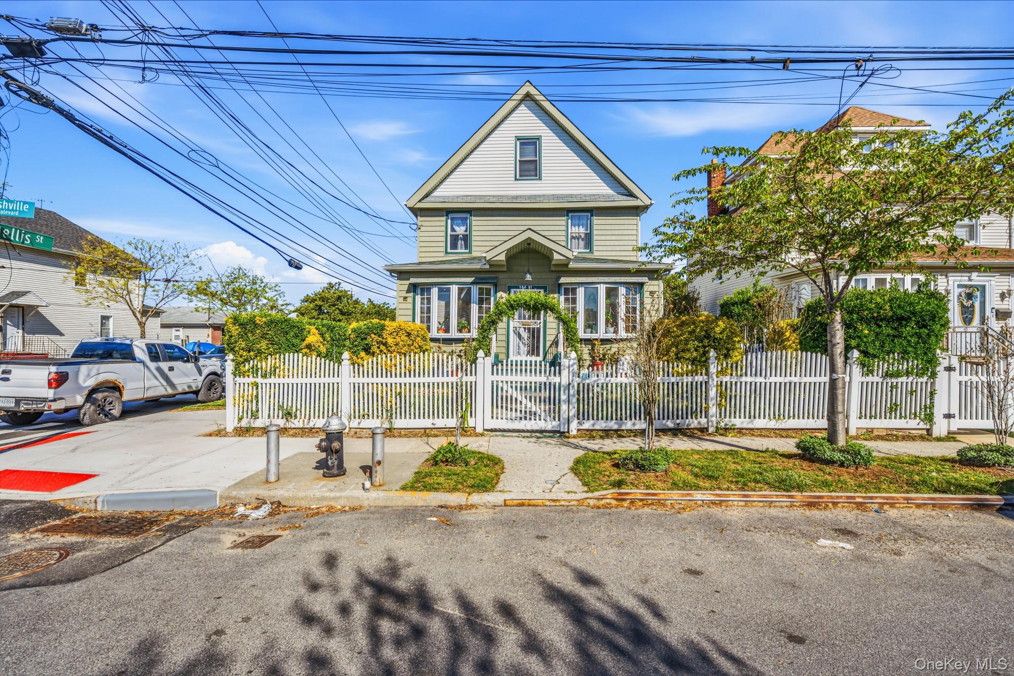 18601 Nashville Blvd, Springfield Gardens, NY 11413