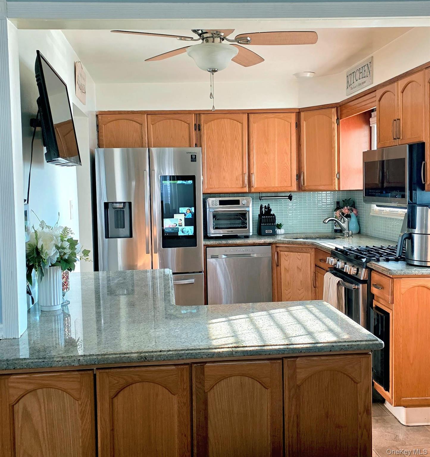 890 Clay St, Baldwin, NY 11510 photo