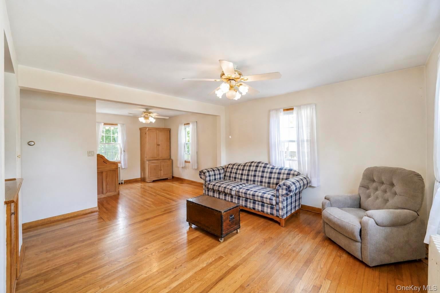 44 Maple Dr, Amityville, NY 11701 photo
