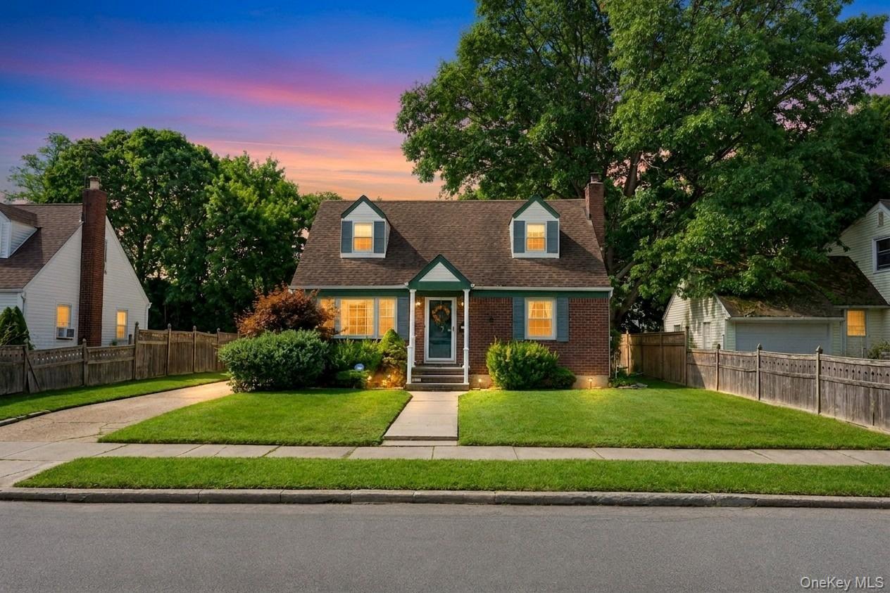 44 Maple Dr, Amityville, NY 11701 photo