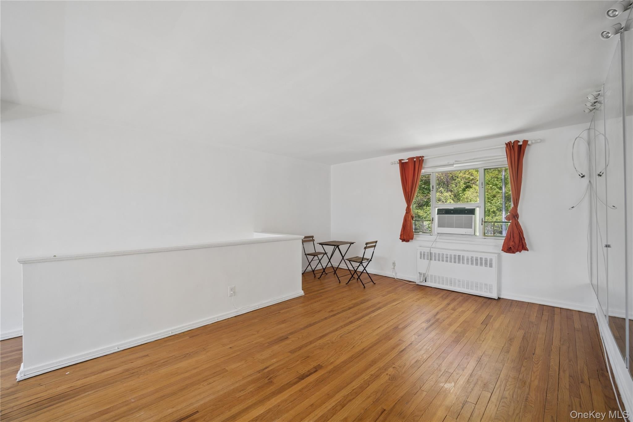 228 14 Stronghurst Ave #UPPER, Queens Village, NY 11427 photo