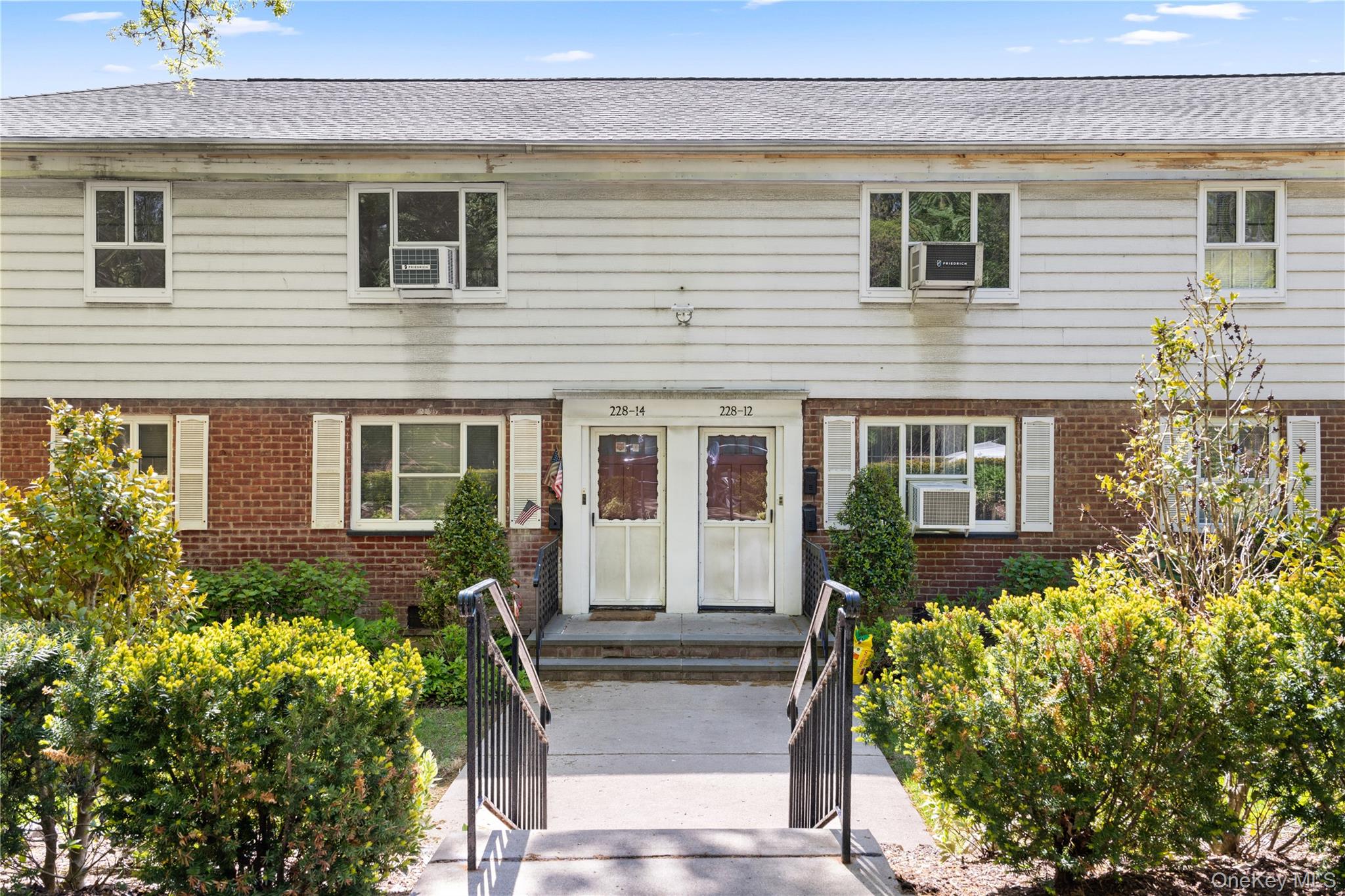 228 14 Stronghurst Ave, Queens Village, NY 11427
