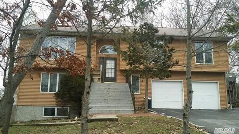 Single Family Residence in Huntington Station NY 15 Oakhurst Street.jpg