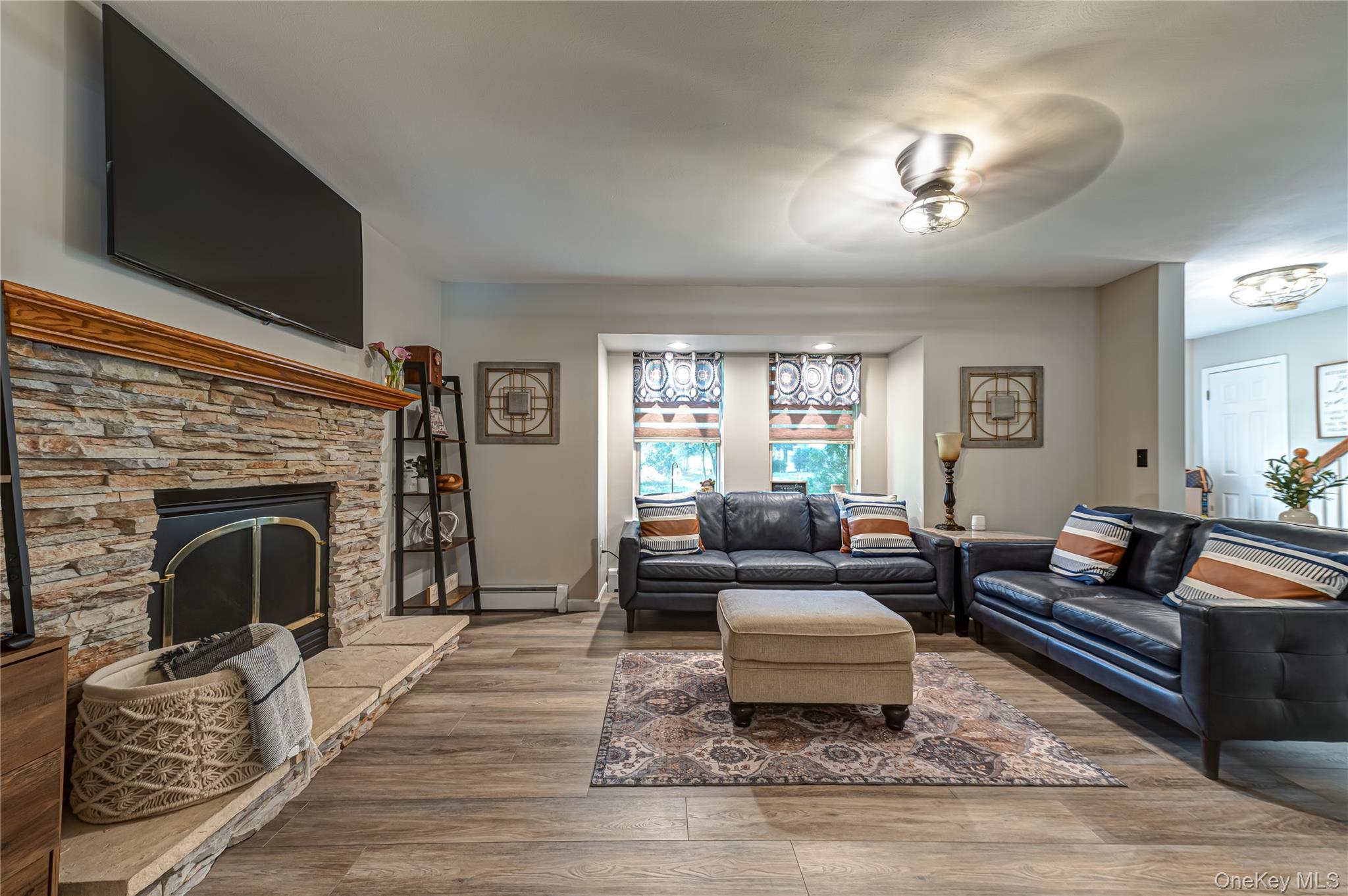 40 Golf Club Cir, Manorville, NY 11949 photo