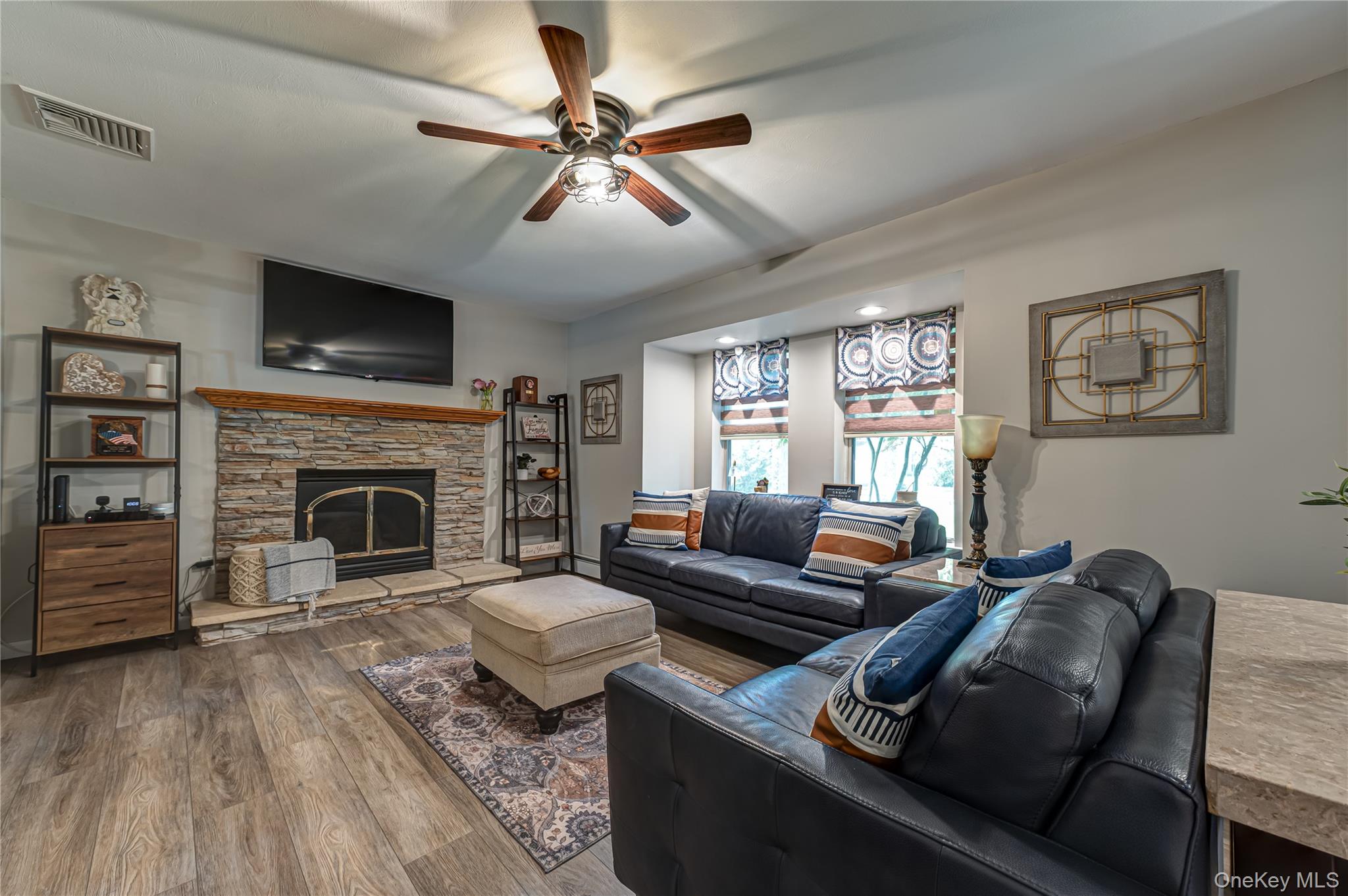 40 Golf Club Cir, Manorville, NY 11949 photo