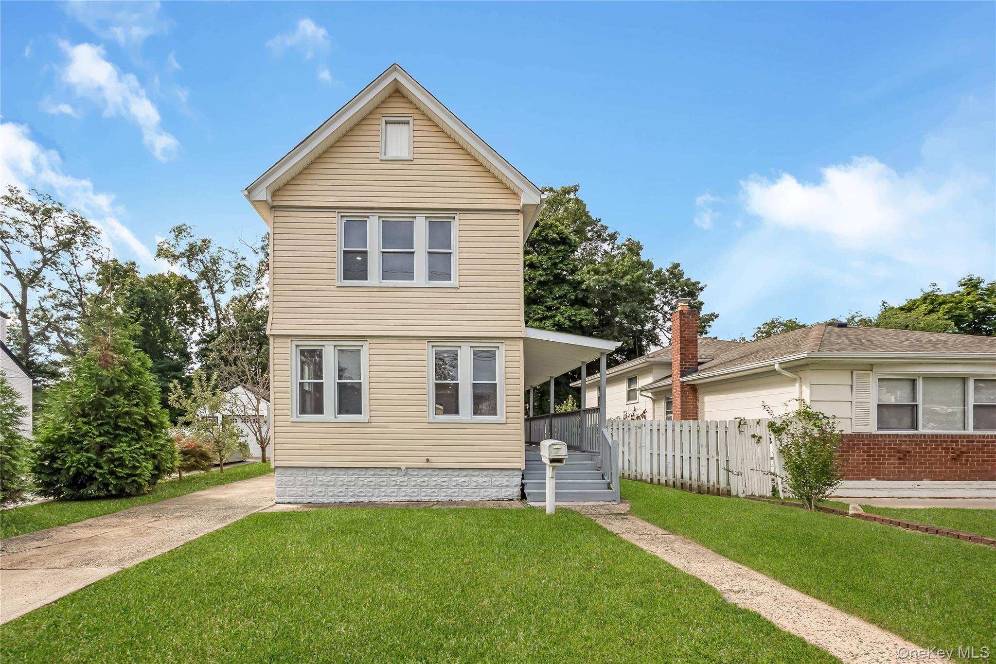54 Marshall St, Hempstead, NY 11550