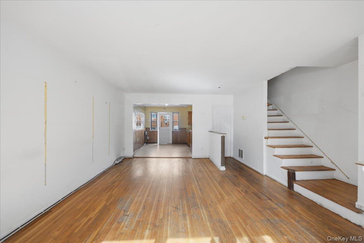 3310 Gunther Ave, Bronx, NY 10469 photo