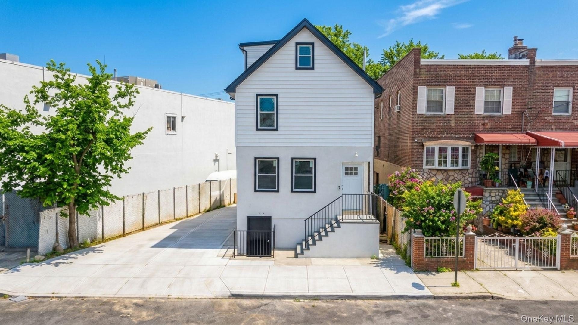 1148 211th St, Bronx, NY 10469