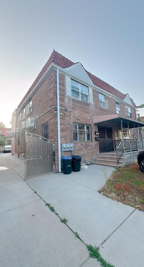 Duplex in Flushing NY 61-40 148th Street.jpg
