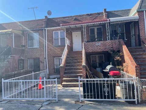 Townhouse in Brooklyn NY 122 E 46th Street.jpg