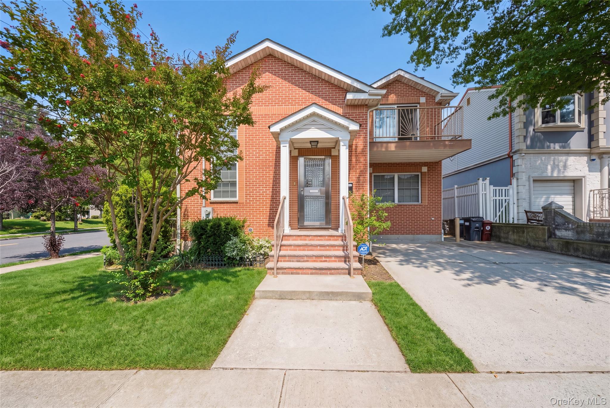 57 3 157th St, Flushing, NY 11355