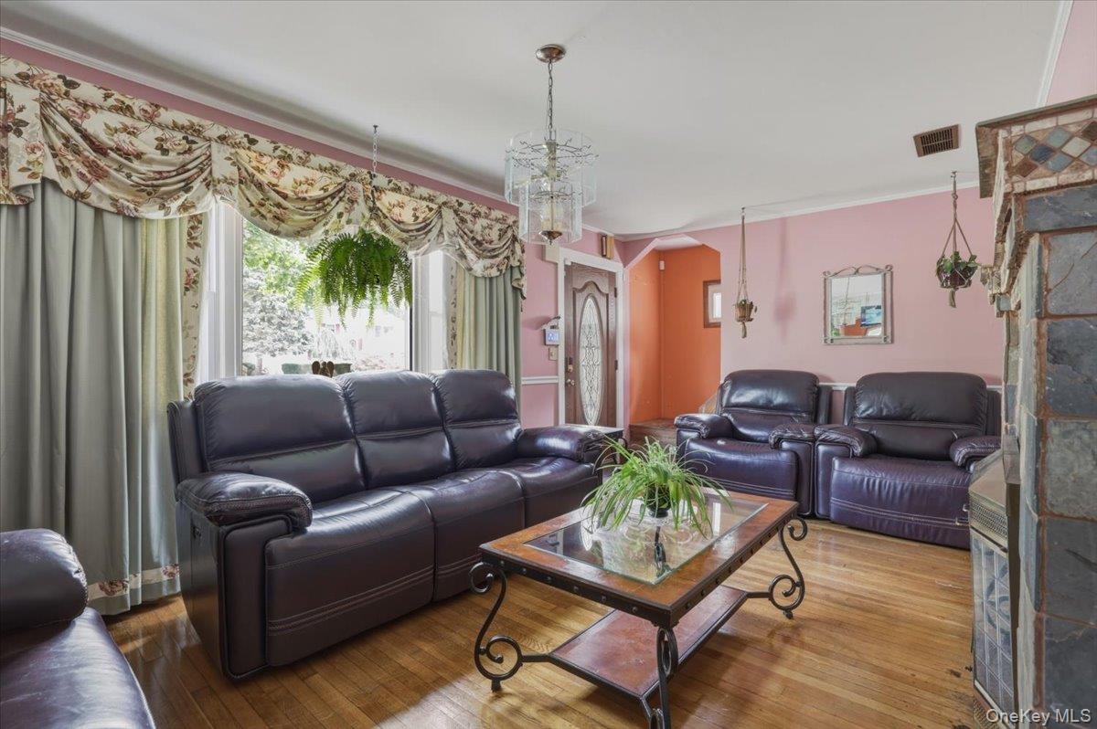 485 Lockwood Dr, Shirley, NY 11967 photo