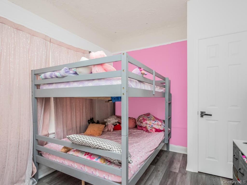 865 E 215th St, Bronx, NY 10467 photo
