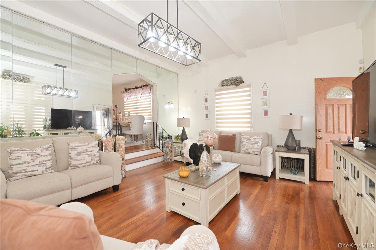 13071 225th St, Laurelton, NY 11413 photo