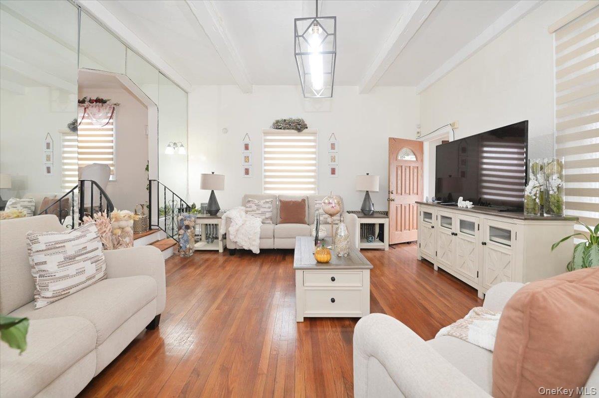13071 225th St, Laurelton, NY 11413 photo