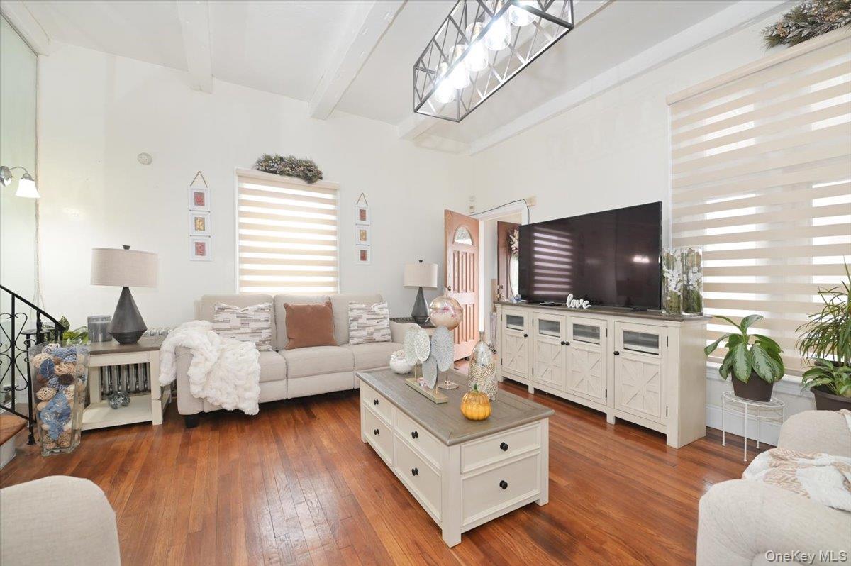 13071 225th St, Laurelton, NY 11413 photo