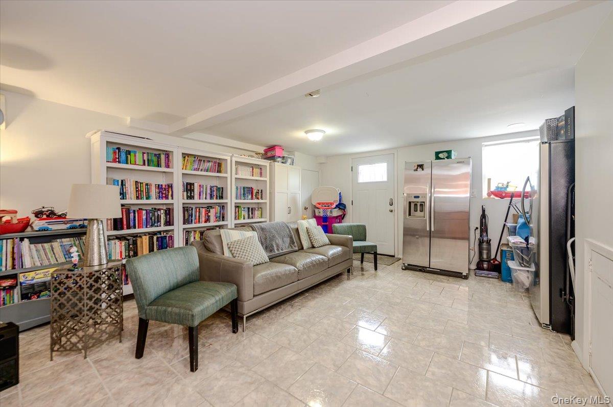 30 Cheshire Rd, Inwood, NY 11096 photo