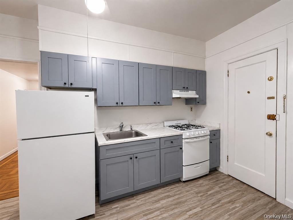2043 Mayflower Ave, Bronx, NY 10461 photo