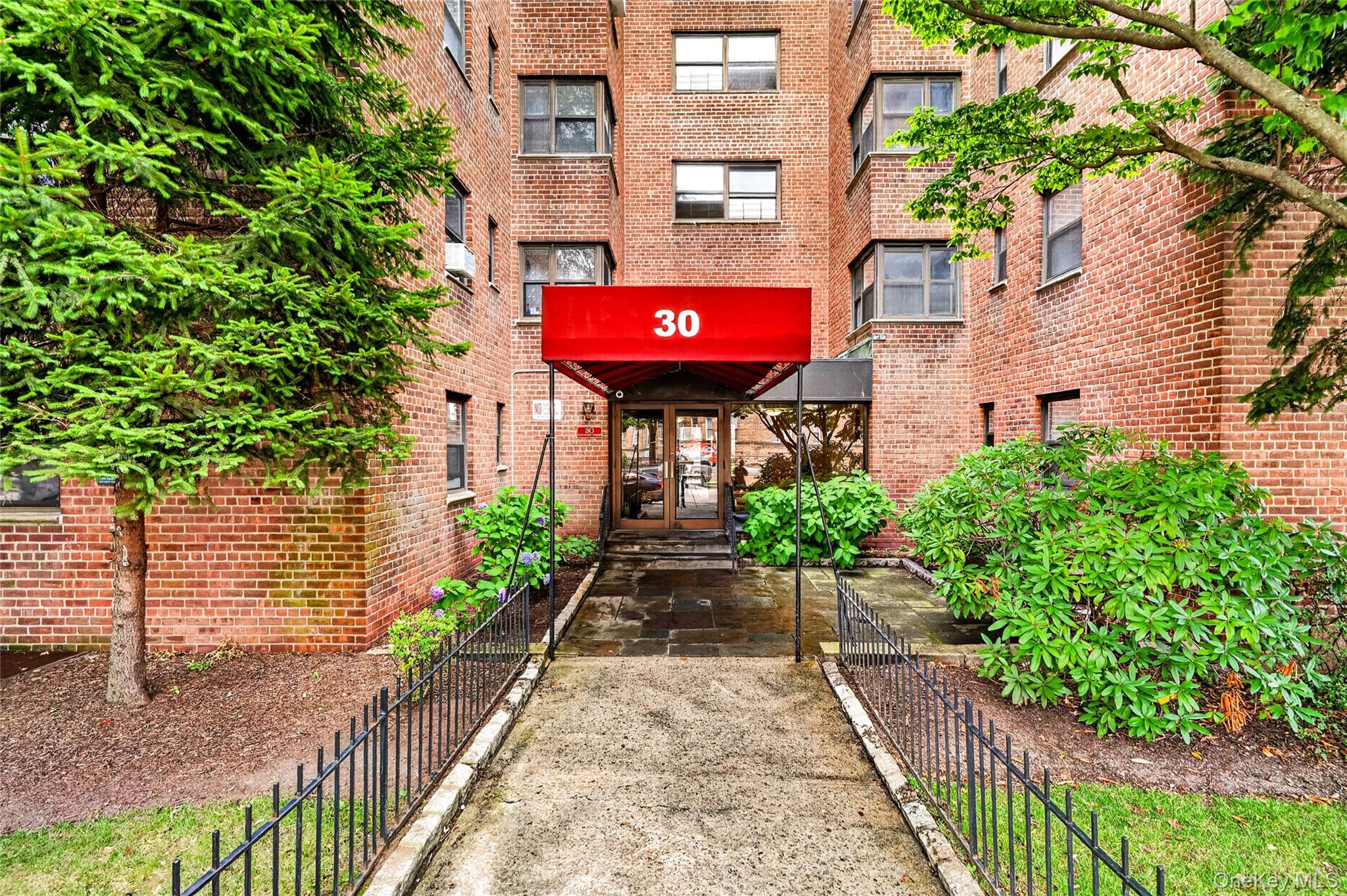 30 Fleetwood Ave #4 F, Fleetwood, NY 10552 photo