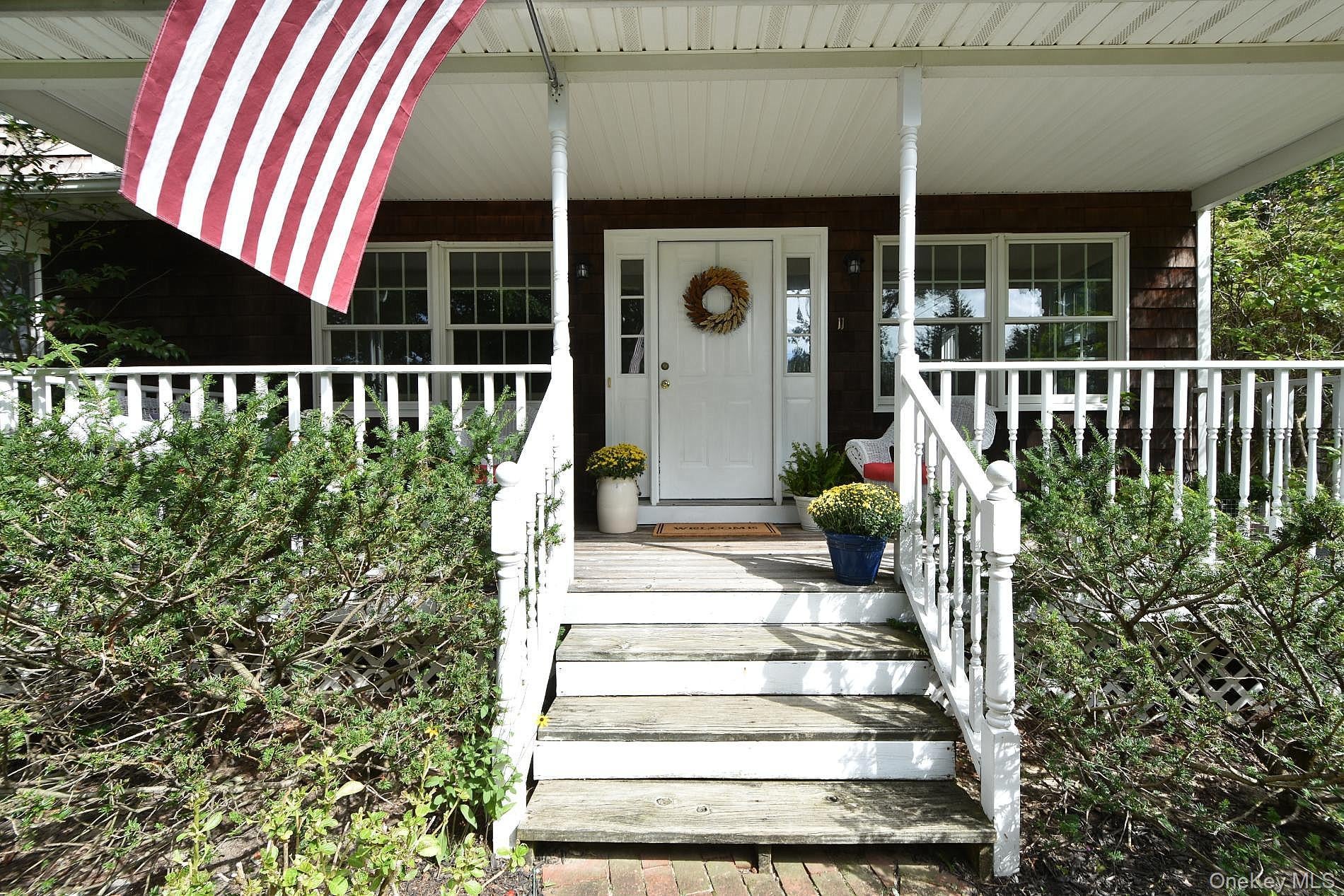 11 Urbans Rd, Sound Beach, NY 11789 photo