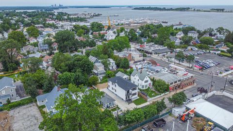 Duplex in Bronx NY 119 Rochelle Streets 30.jpg