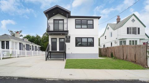 Duplex in Bronx NY 119 Rochelle Streets 22.jpg
