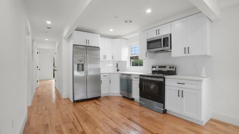Duplex in Bronx NY 119 Rochelle Streets 8.jpg