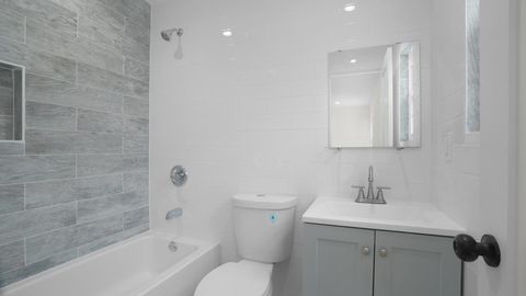 Duplex in Bronx NY 119 Rochelle Streets 18.jpg