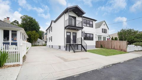 Duplex in Bronx NY 119 Rochelle Streets 23.jpg