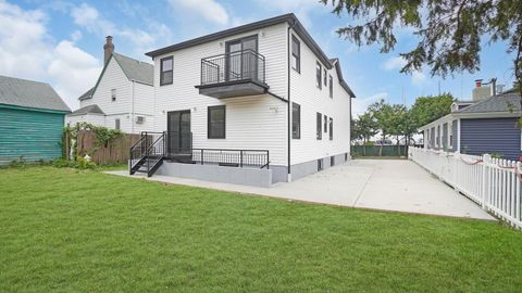 Duplex in Bronx NY 119 Rochelle Streets 26.jpg
