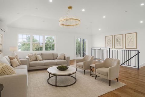 Duplex in Bronx NY 119 Rochelle Streets 2.jpg