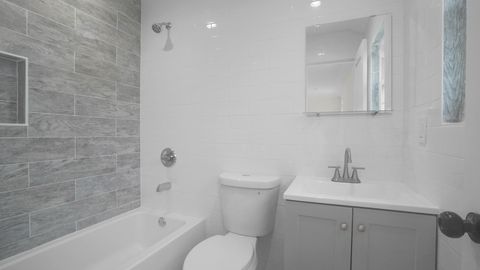 Duplex in Bronx NY 119 Rochelle Streets 20.jpg