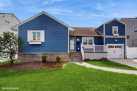 Single Family Residence in Freeport NY 525 Miller Avenue.jpg