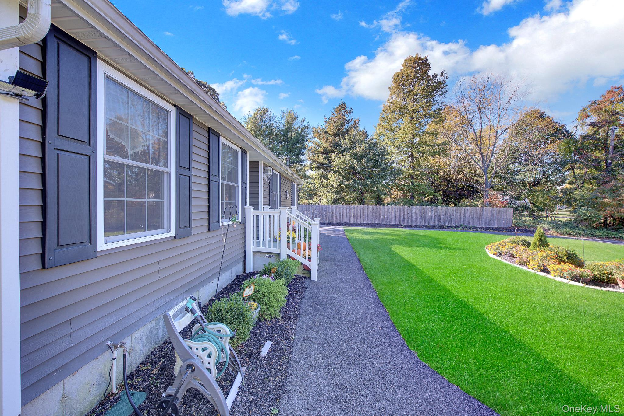 204 Pacific St, Port Jefferson, NY 11776 photo