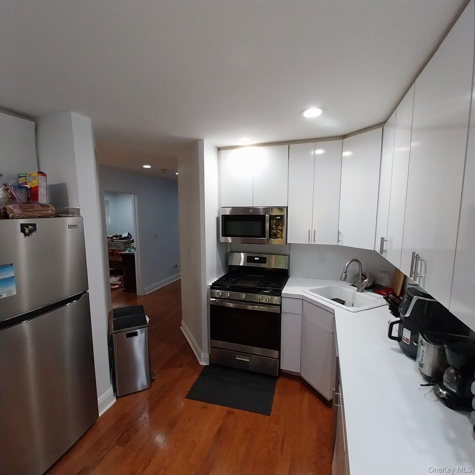 12 The Glen Lane 12, Glen Head, NY 11545 photo
