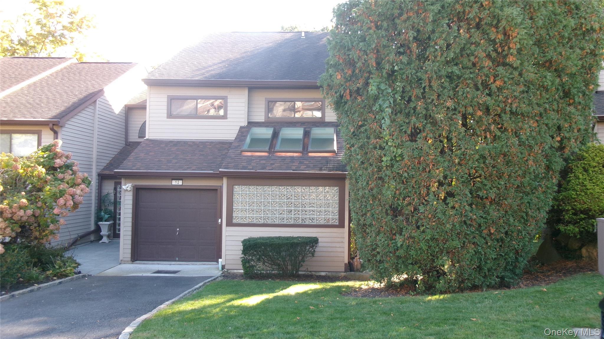 12 The Glen Lane 12, Glen Head, NY 11545 photo