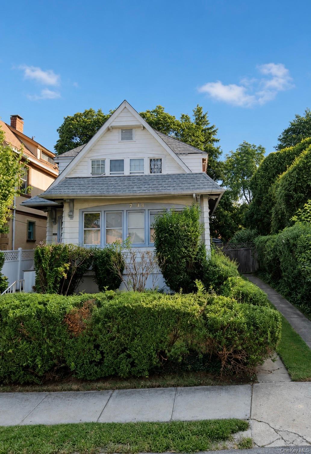 27 43 Humphrey St, East Elmhurst, NY 11369