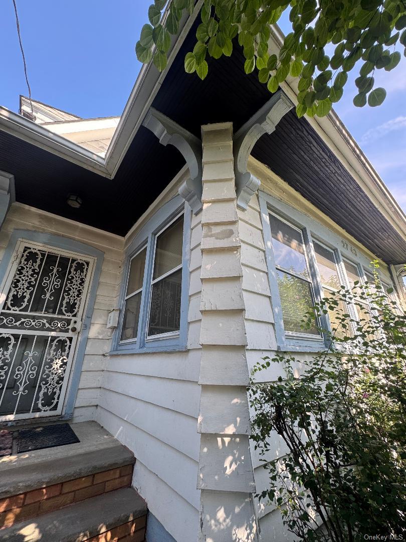 27 43 Humphrey St, East Elmhurst, NY 11369 photo