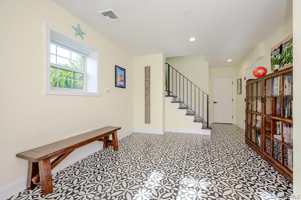 75 Curley St, Long Beach, NY 11561 photo