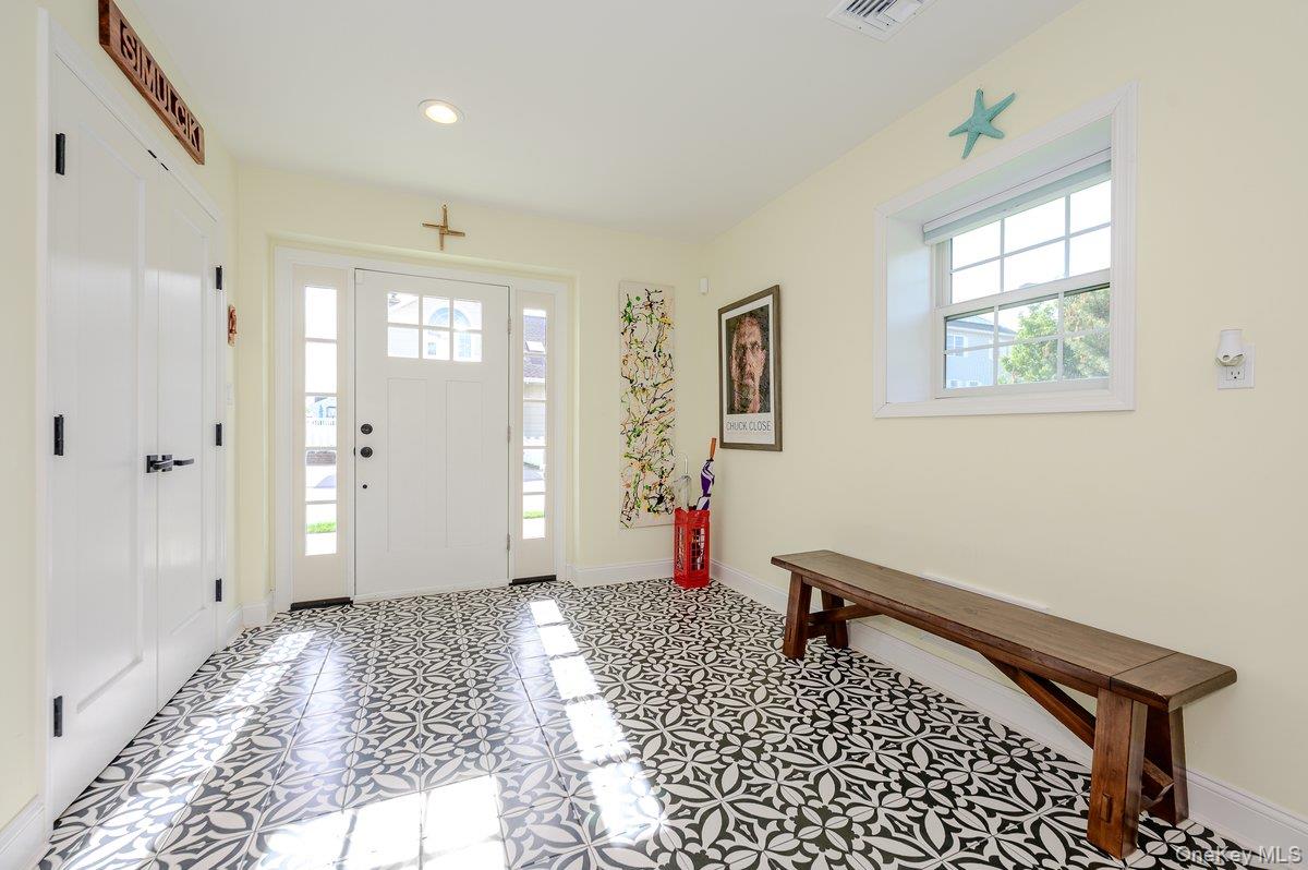 75 Curley St, Long Beach, NY 11561 photo