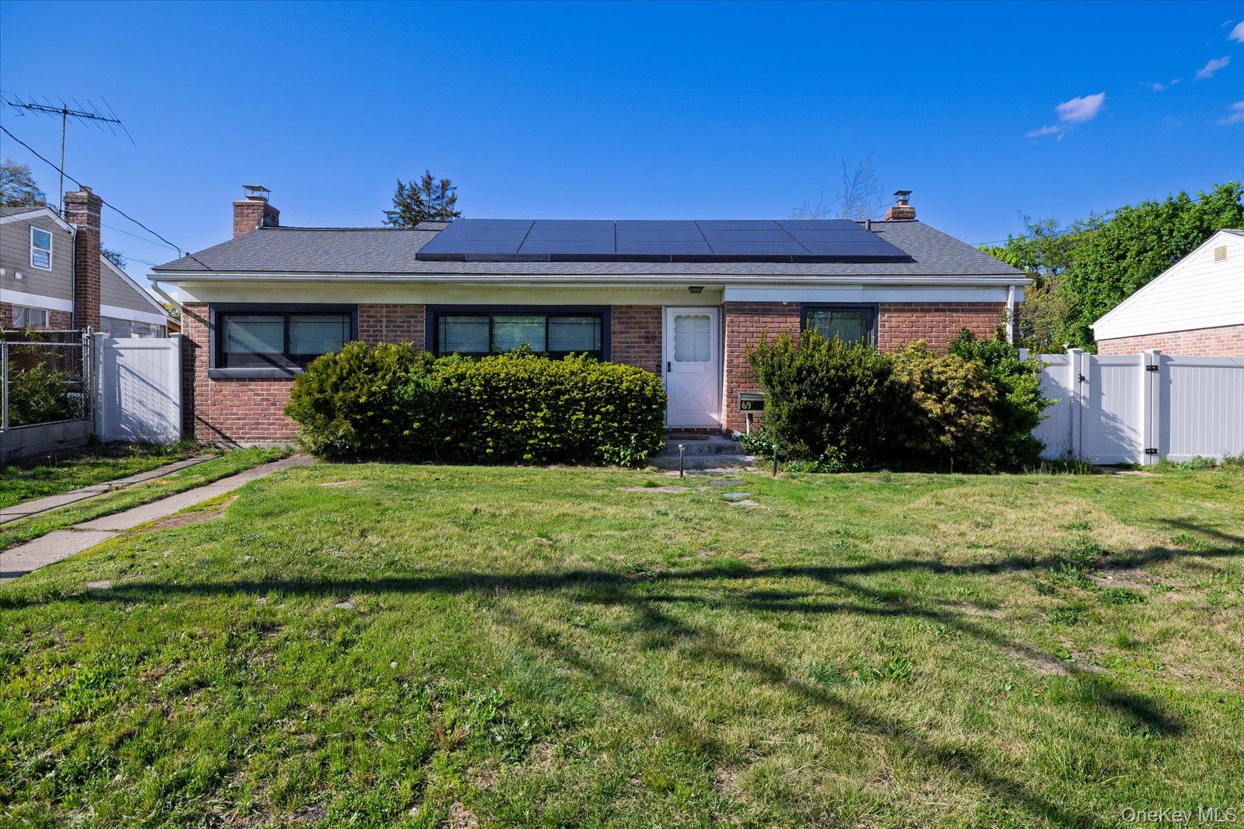 69 22nd St, Huntington Station, NY 11746