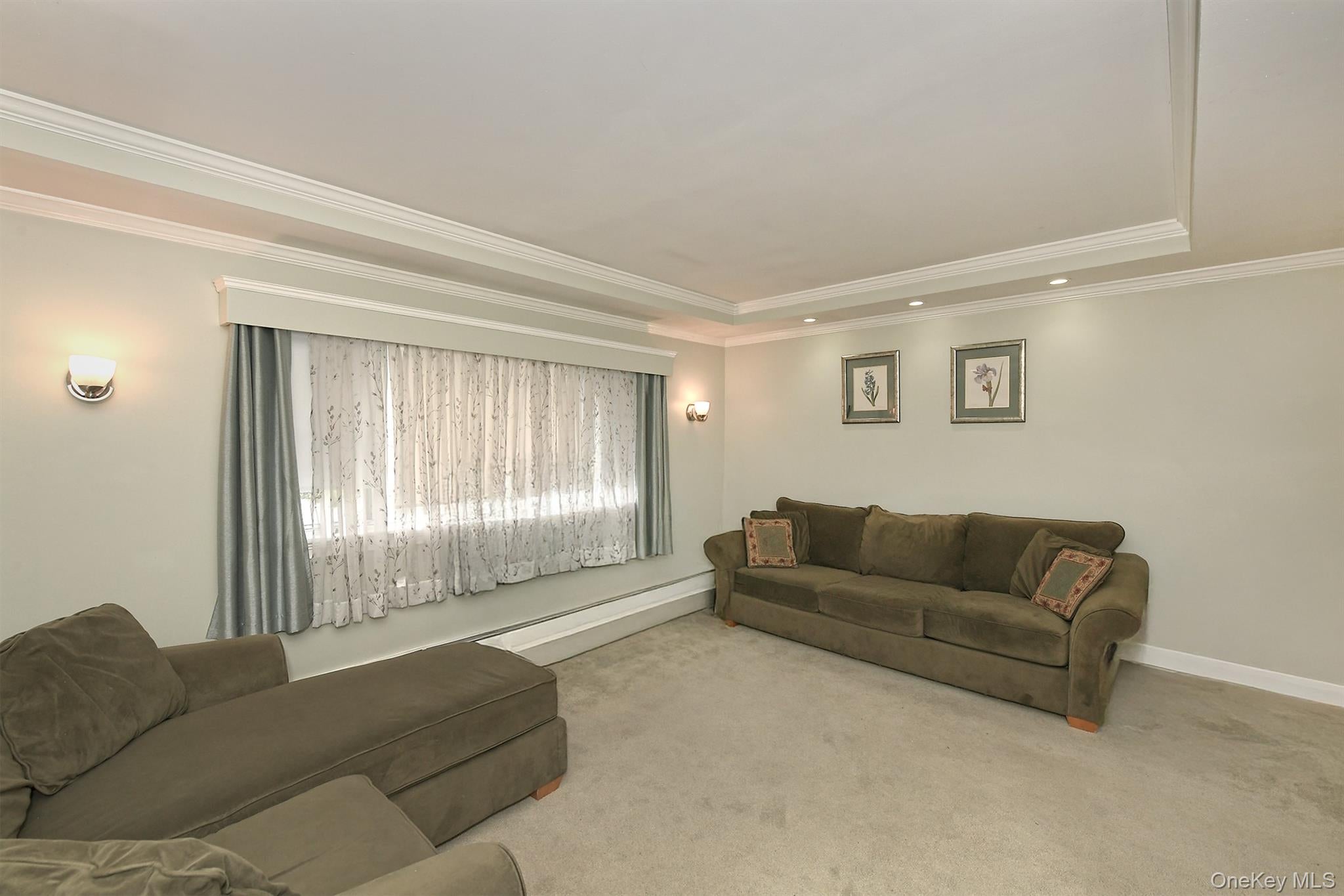 245 N Fulton Ave, Lindenhurst, NY 11757 photo