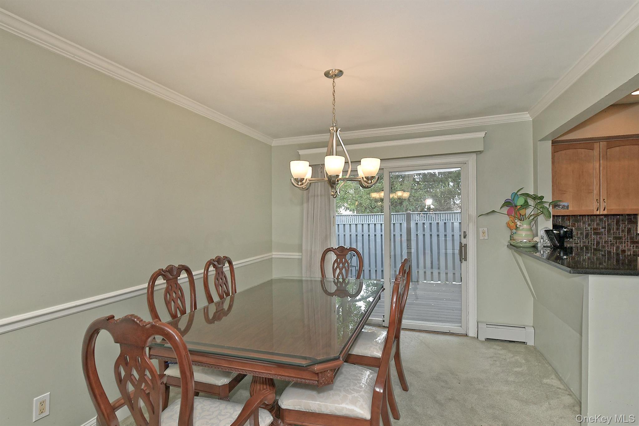 245 N Fulton Ave, Lindenhurst, NY 11757 photo