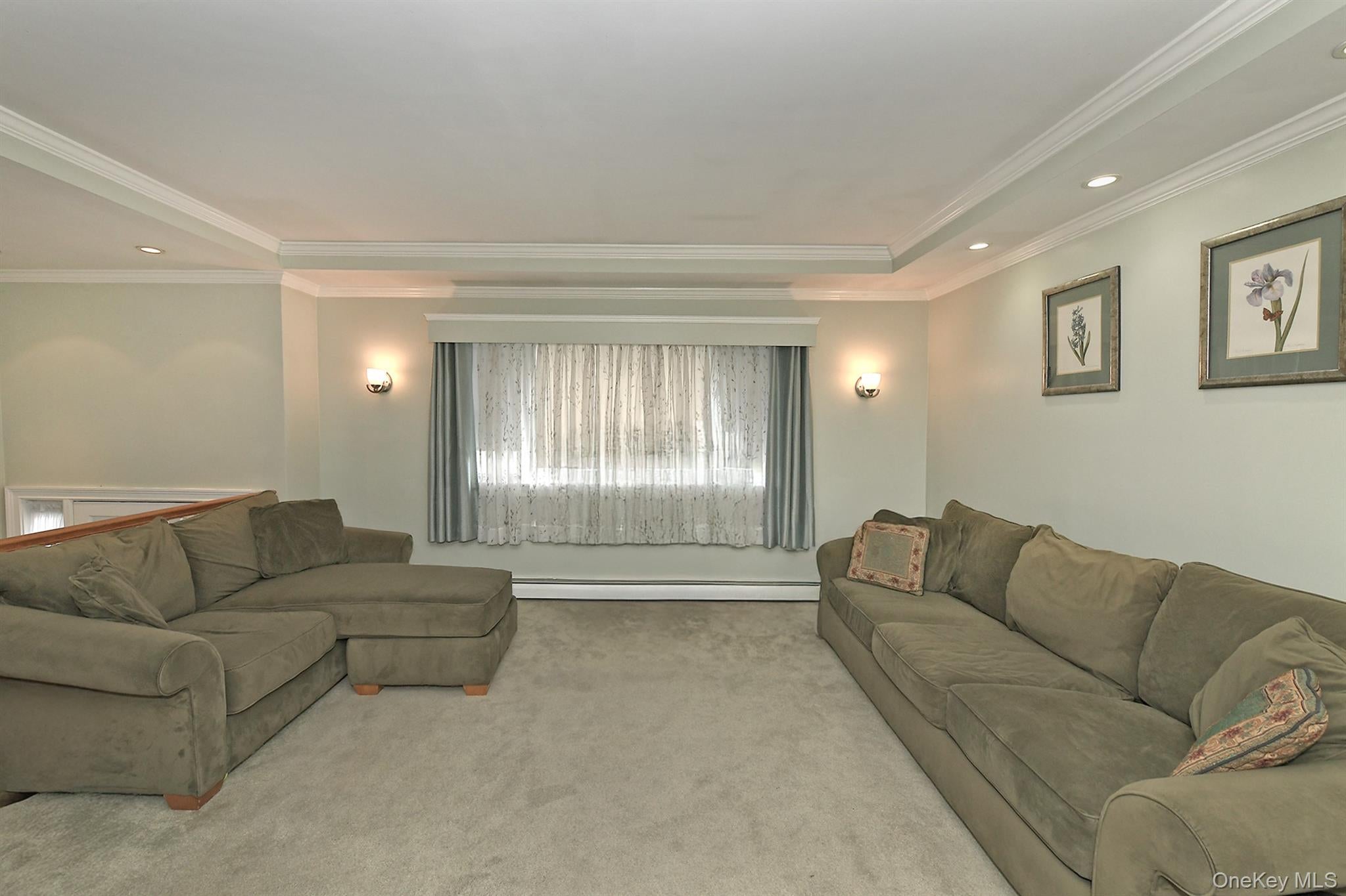 245 N Fulton Ave, Lindenhurst, NY 11757 photo